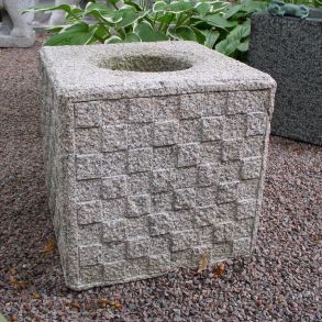 Granitaskebger 44x44x44 cm.