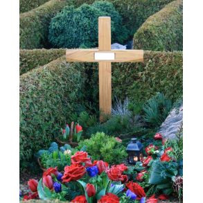 Midlertidigt gravkors i eg